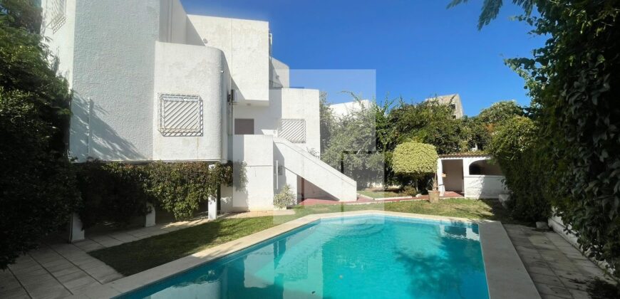 Villa S+6 avec piscine, La Marsa