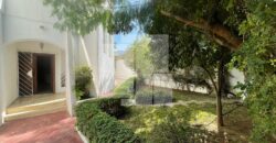 Villa S+6 avec piscine, La Marsa
