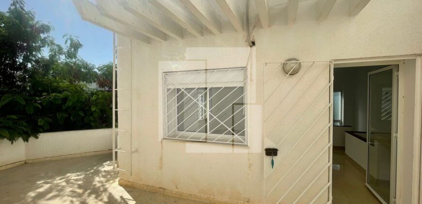 Villa S+6 avec piscine, La Marsa