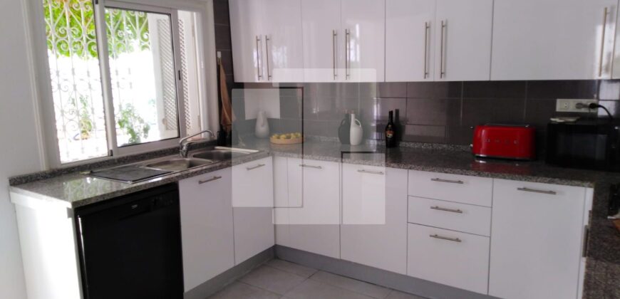 Villa S+4 avec piscine, Gammarth zone touristique