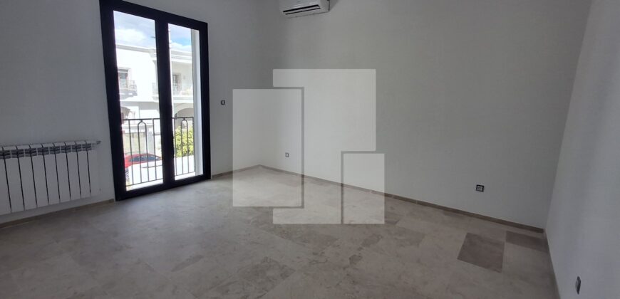 Villa S+5 nouvellement construite, Ain Zaghouen