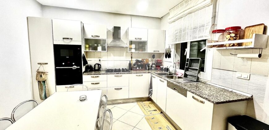 Appartement S+3 au rez-de-chaussée avec jardin, Marina Gammarth