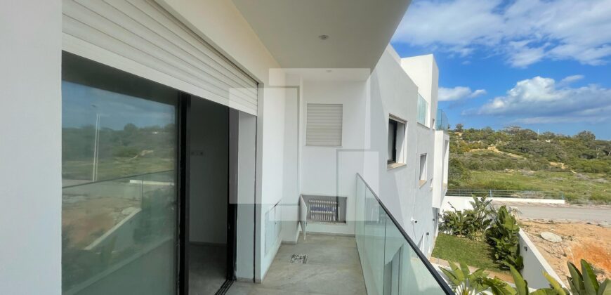 Villa S+3 neuve avec piscine, Gammarth supérieur