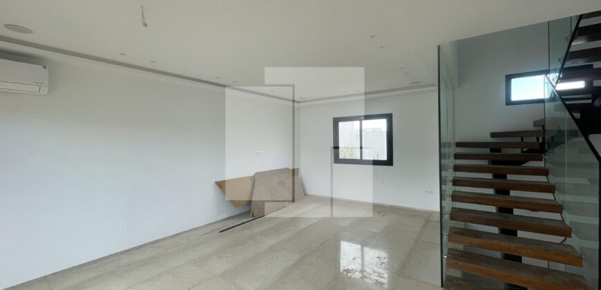 Villa S+3 neuve avec piscine, Gammarth supérieur