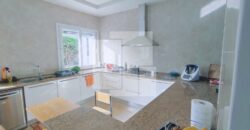 Villa S+4 avec jardin et piscine, Carthage