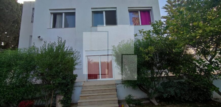 Villa S+4 avec jardin et piscine, Carthage