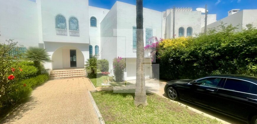 Villa S+5 avec vue sur mer, Gammarth supérieur