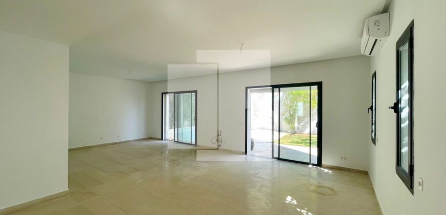 Villa S+4 avec piscine, Gammarth