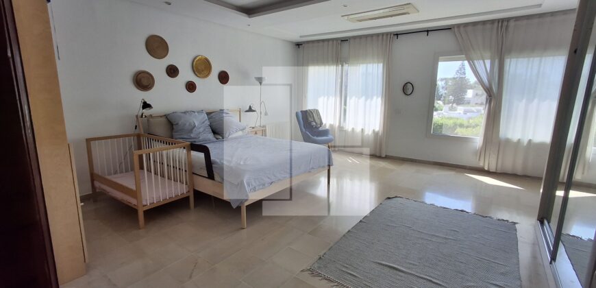 Villa S+4 avec jardin et piscine, Carthage