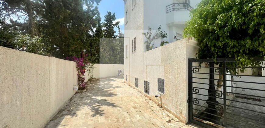 Villa S+4 avec piscine, Gammarth supérieur