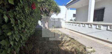 Villa de plain pied S+3 avec jardin, Marsa Ennassim