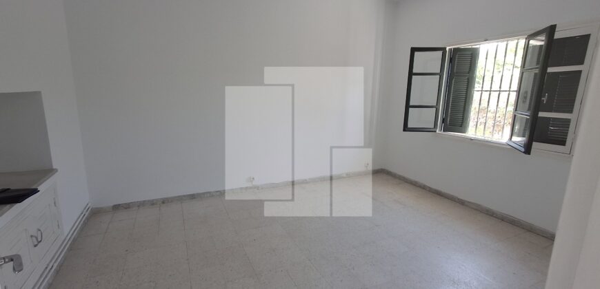 Villa de plain pied S+3 avec jardin, Marsa Ennassim