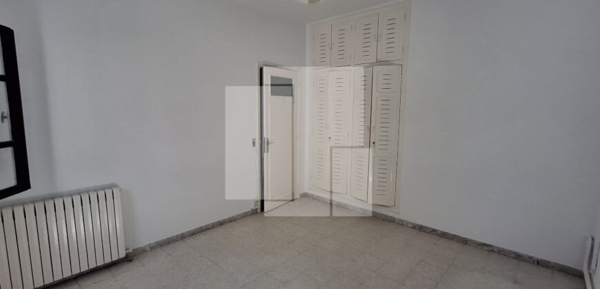 Villa de plain pied S+3 avec jardin, Marsa Ennassim