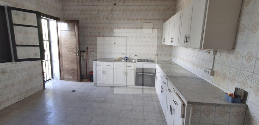 Villa de plain pied S+3 avec jardin, Marsa Ennassim