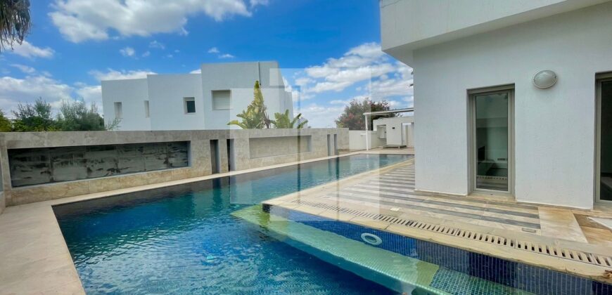 Villa S+4 moderne avec piscine, Gammarth supérieur