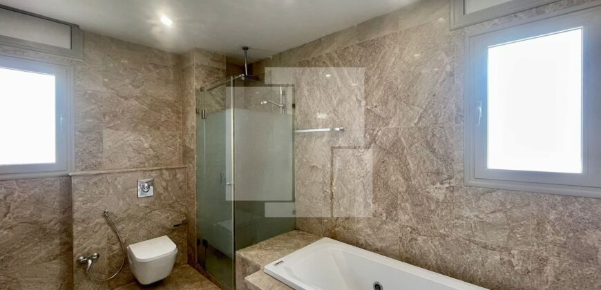 Villa S+4 moderne avec piscine, Gammarth supérieur