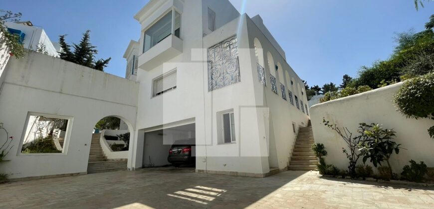 Villa S+6 meublé avec piscine, Sidi Bou Saïd
