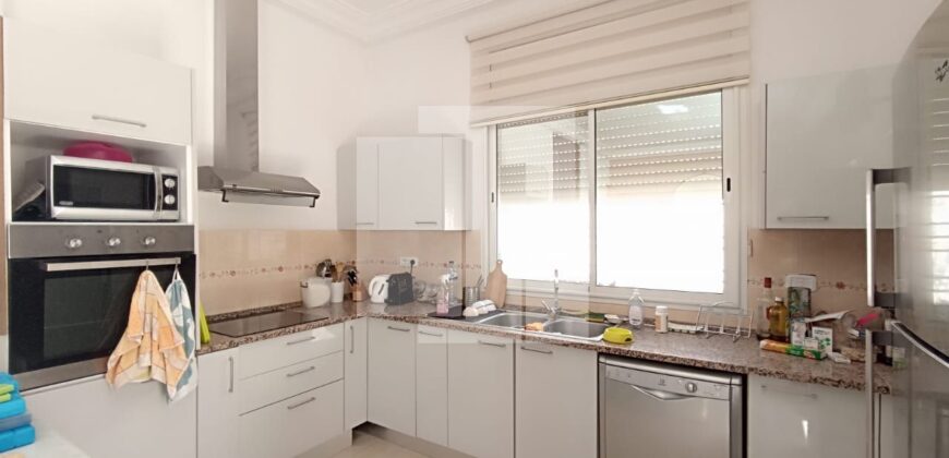 Villa S+3 avec jardin, Gammarth