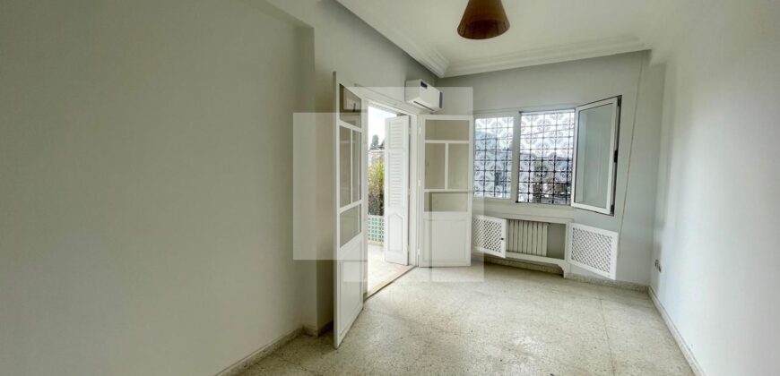 Villa S+5 avec piscine, La Marsa