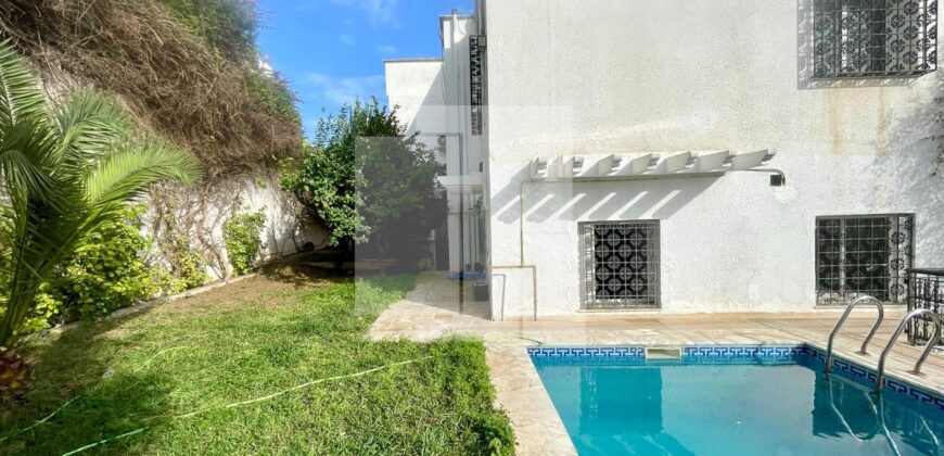 Villa S+5 avec piscine, La Marsa