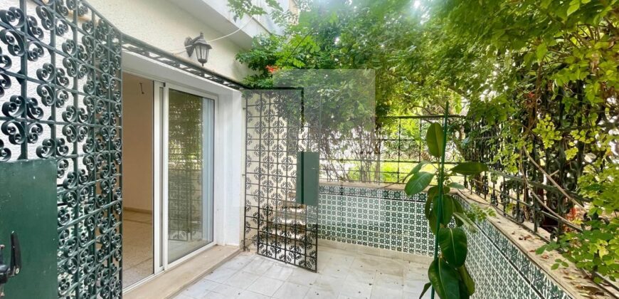 Villa S+5 avec piscine, La Marsa