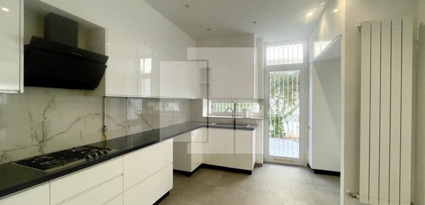 Villa S+4 moderne avec piscine, Gammarth