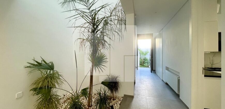 Villa S+4 moderne avec piscine, Gammarth