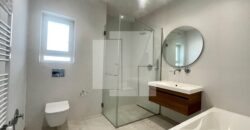 Villa S+4 moderne avec piscine, Gammarth