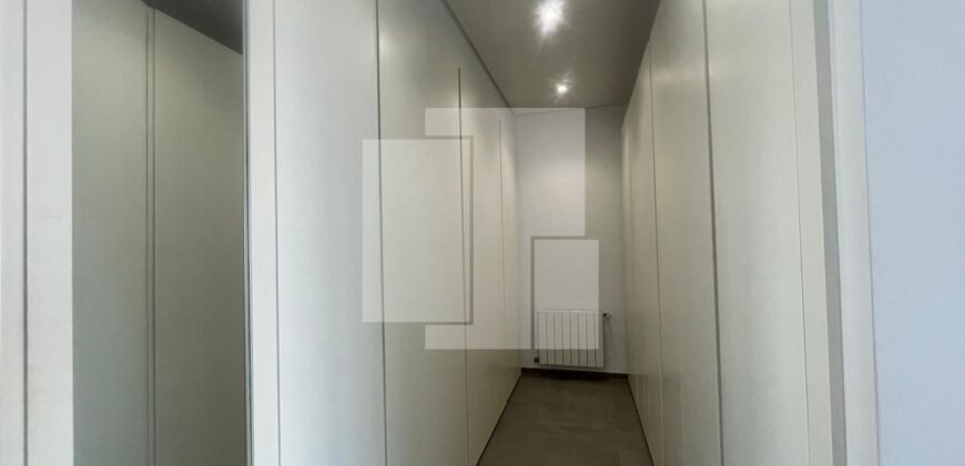 Villa S+4 moderne avec piscine, Gammarth