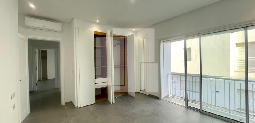 Villa S+4 moderne avec piscine, Gammarth