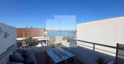 Triplex S+2 meublé pied dans l&rsquo;eau, Marsa corniche