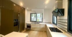 Villa S+3 avec piscine et vue sur mer, Gammarth