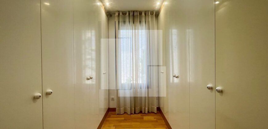 Villa S+3 avec piscine et vue sur mer, Gammarth