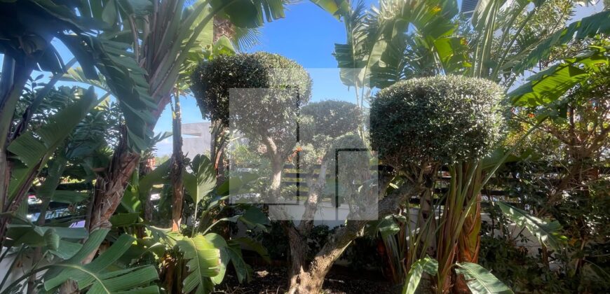Villa S+3 avec piscine et vue sur mer, Gammarth