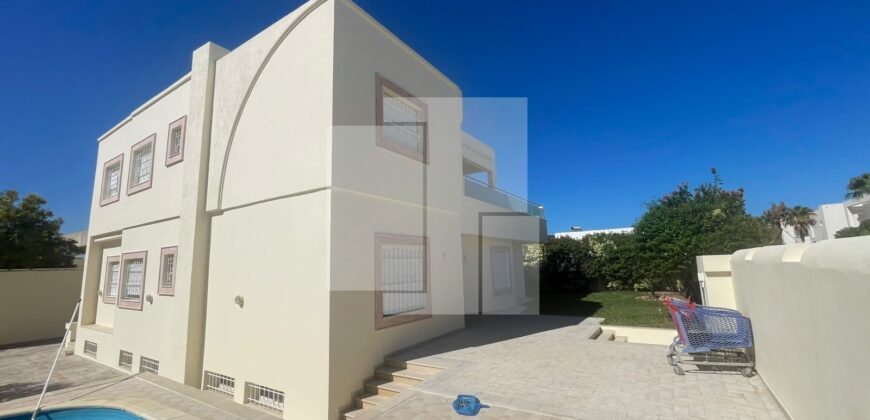 Villa S+4 avec piscine, Gammarth