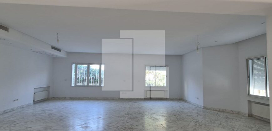 Villa S+4 avec piscine, Gammarth