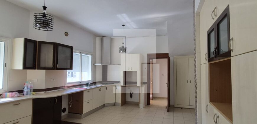 Villa S+4 avec piscine, Gammarth