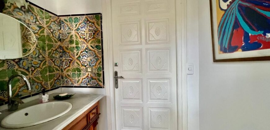 Villa S+6 avec jardin, La marsa
