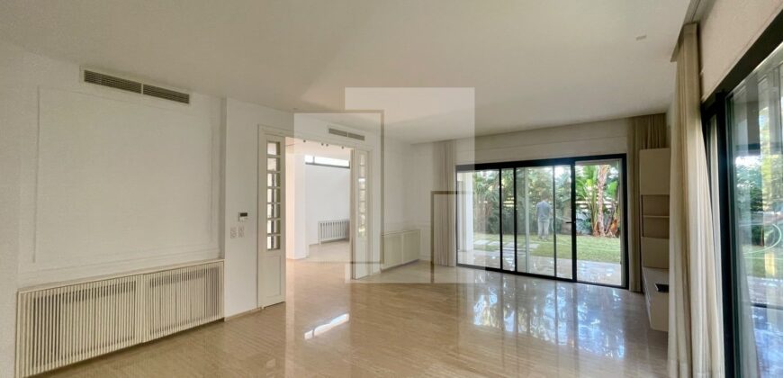 Villa S+3 avec piscine et vue sur mer, Gammarth