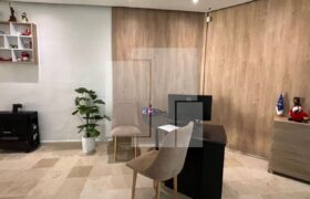 Bureau situé sur une artère principale, Marsa Ville.