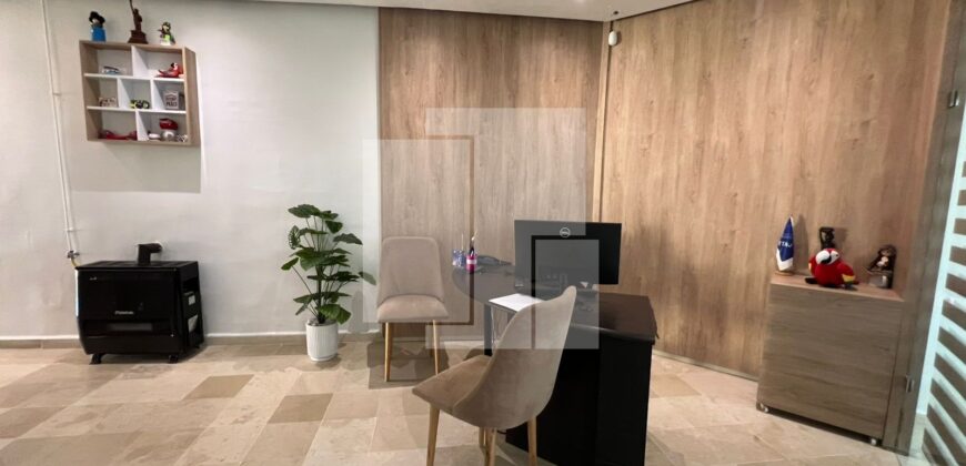 Bureau situé sur une artère principale, Marsa Ville.