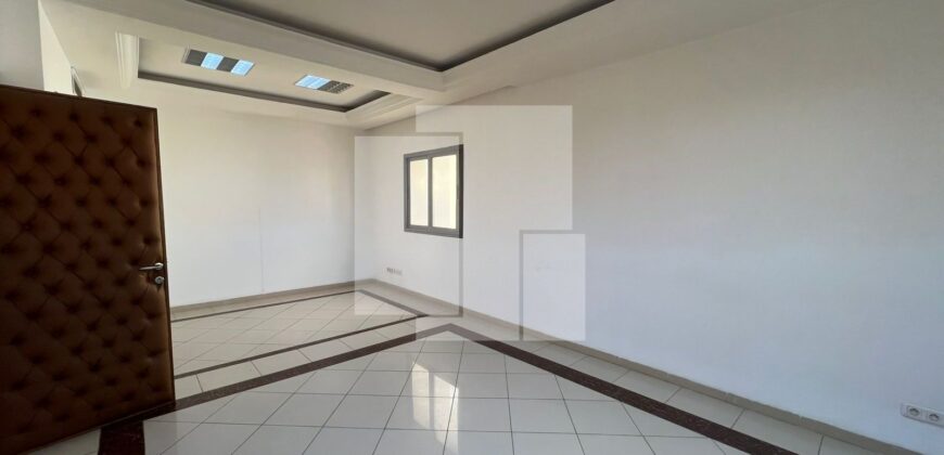 Bureau spacieux H+5, Lac 1