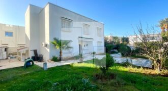 Villa S+5 avec jardin, La Marsa