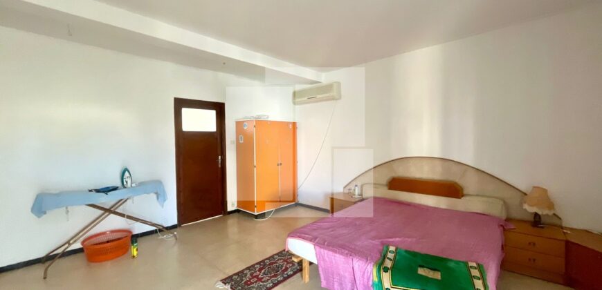 Villa S+5 avec jardin, La Marsa