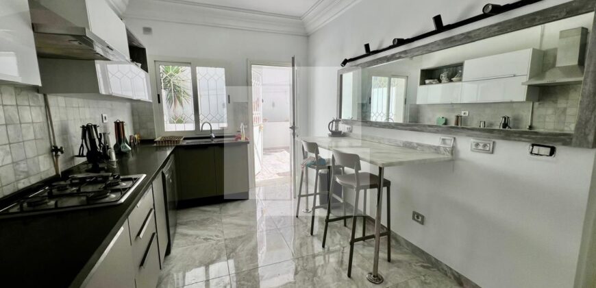 Triplex S+5 meublé, Marsa les pins