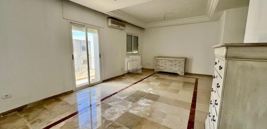 Triplex S+5 meublé, Marsa les pins