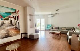 Etage de villa S+3 meublé avec jardin,Marsa wifak