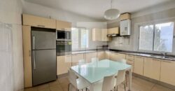 Etage de villa S+3 meublé avec jardin,Marsa wifak