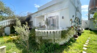 Maison S+3 vide avec jardin, Gammarth village