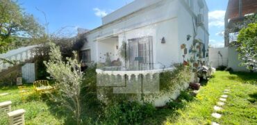 Maison S+3 vide avec jardin, Gammarth village